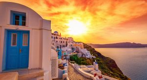 Ferienhaus auf Santorin (F: Bigstock / Ferienhaus in Kroatien (F: Bigstock / Georgios Tsichlis)