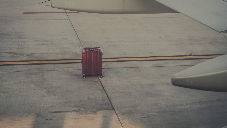 Koffer verloren Reisekompass (unsplash)