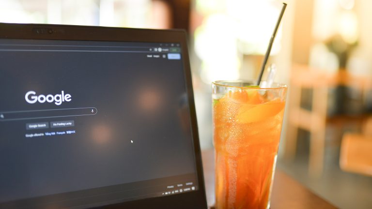 Sicher surfen im Ausland Reisekompass