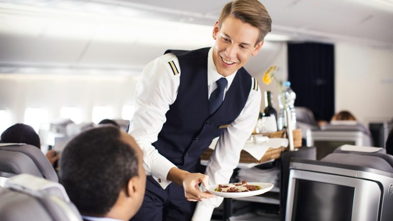 Bild eines Lufthansa Mitarbeiters Bordservice Business Class
