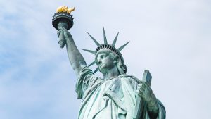 Aufnahme der Freiheitsstatue in New York von Nelson Ndongala für Artikel ESTA für USA Reisekompass