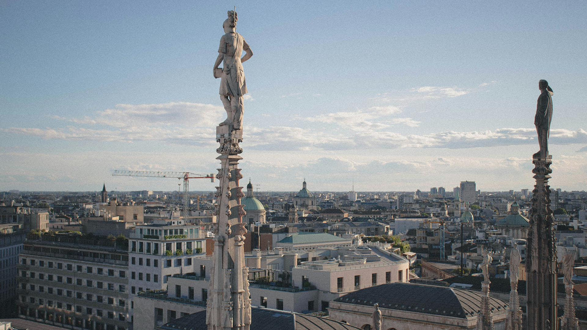 Die 20 wichtigsten Sehenswürdigkeiten von Mailand - Bild Mailänder Dom - reisekompass - federico lancellotti unsplash
