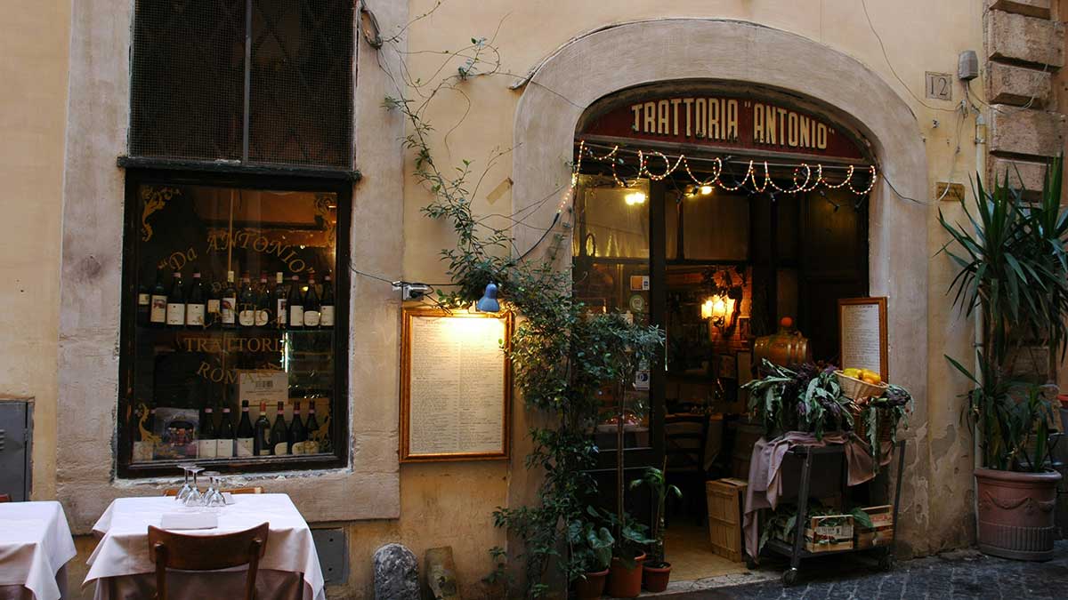 Das Bild zeigt eine Trattoria in Rom, Italien