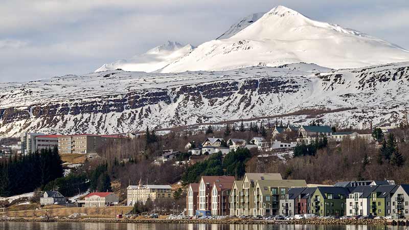 Das Bild zeigt das Hotel Skald in Nordisland